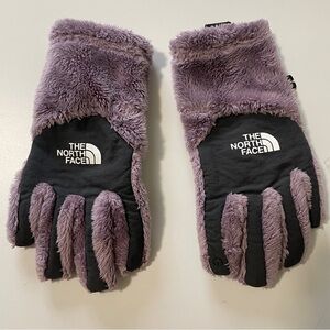 The North Face Girl’s Small Osito Gloves ~ Purple Fuzzy